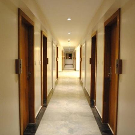 Hotel Landmark Ratnāgiri Buitenkant foto